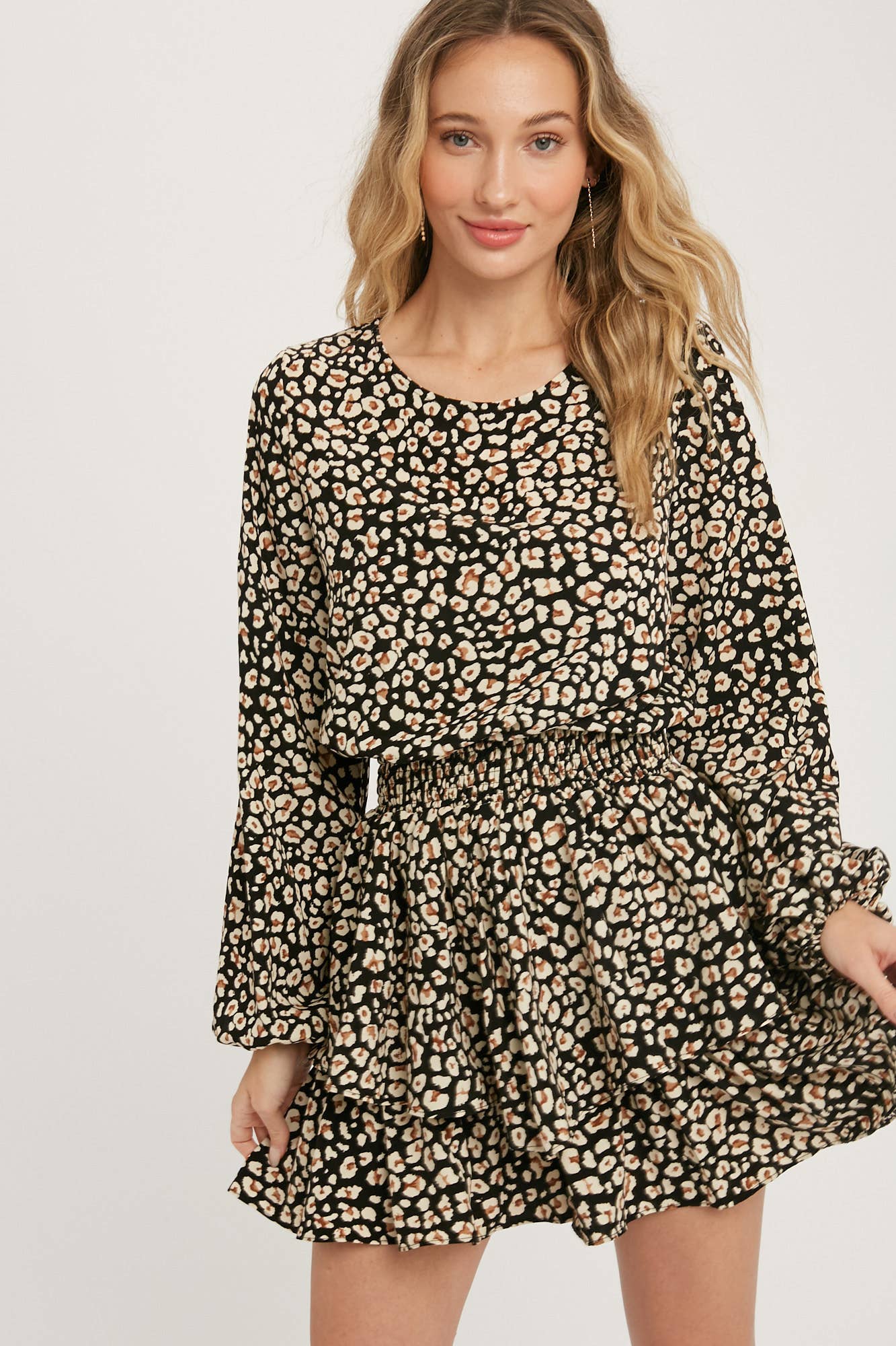 BALLOON SLEEVES LEOPARD PRINT ROMPER: BLACK / Large