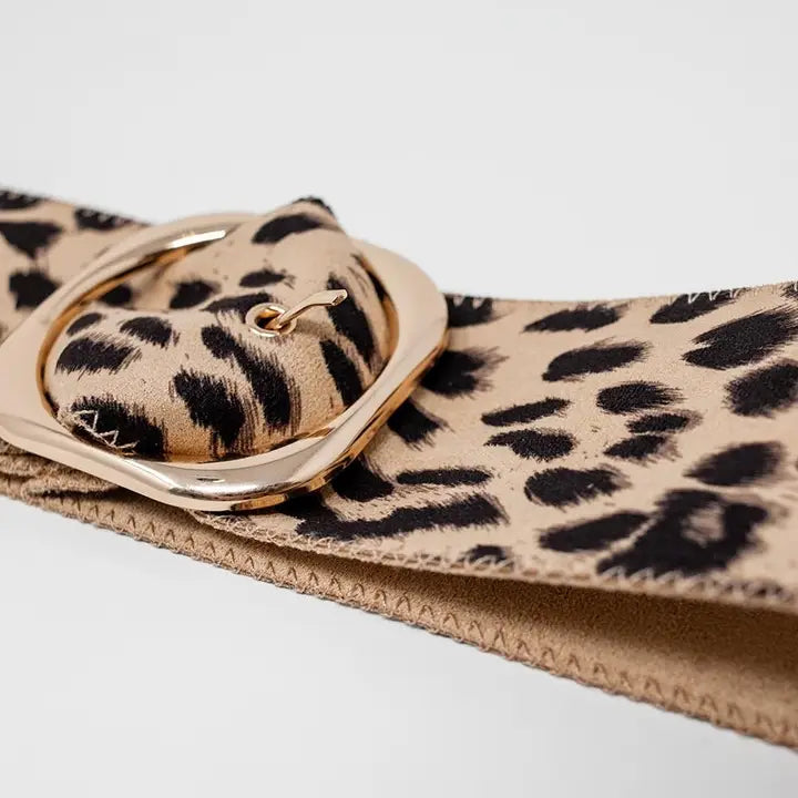 Belt with Round Gold Buckle in Leopard